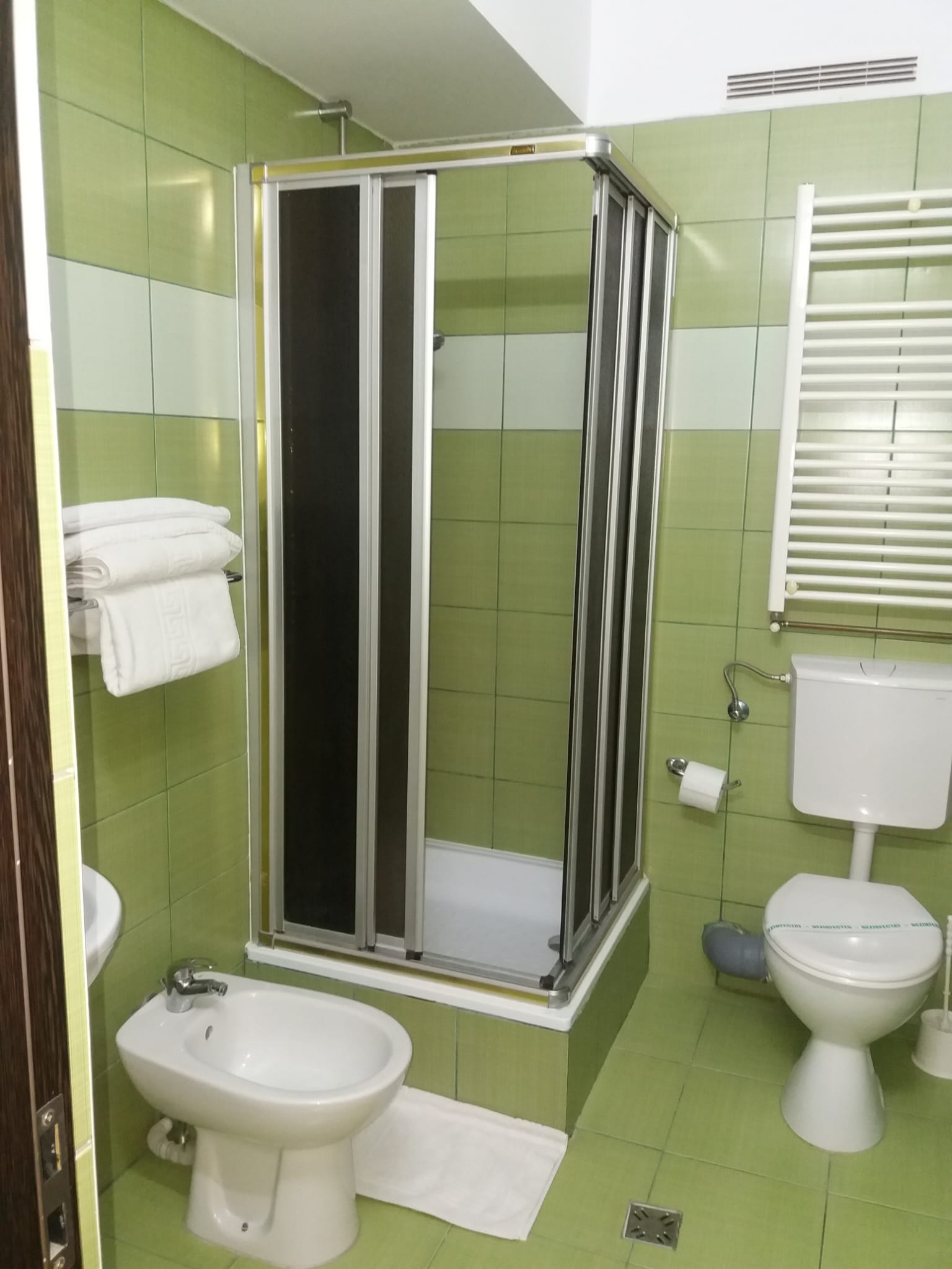 Baie Cameră cu Balcon — Pensiunea Frank Sydney