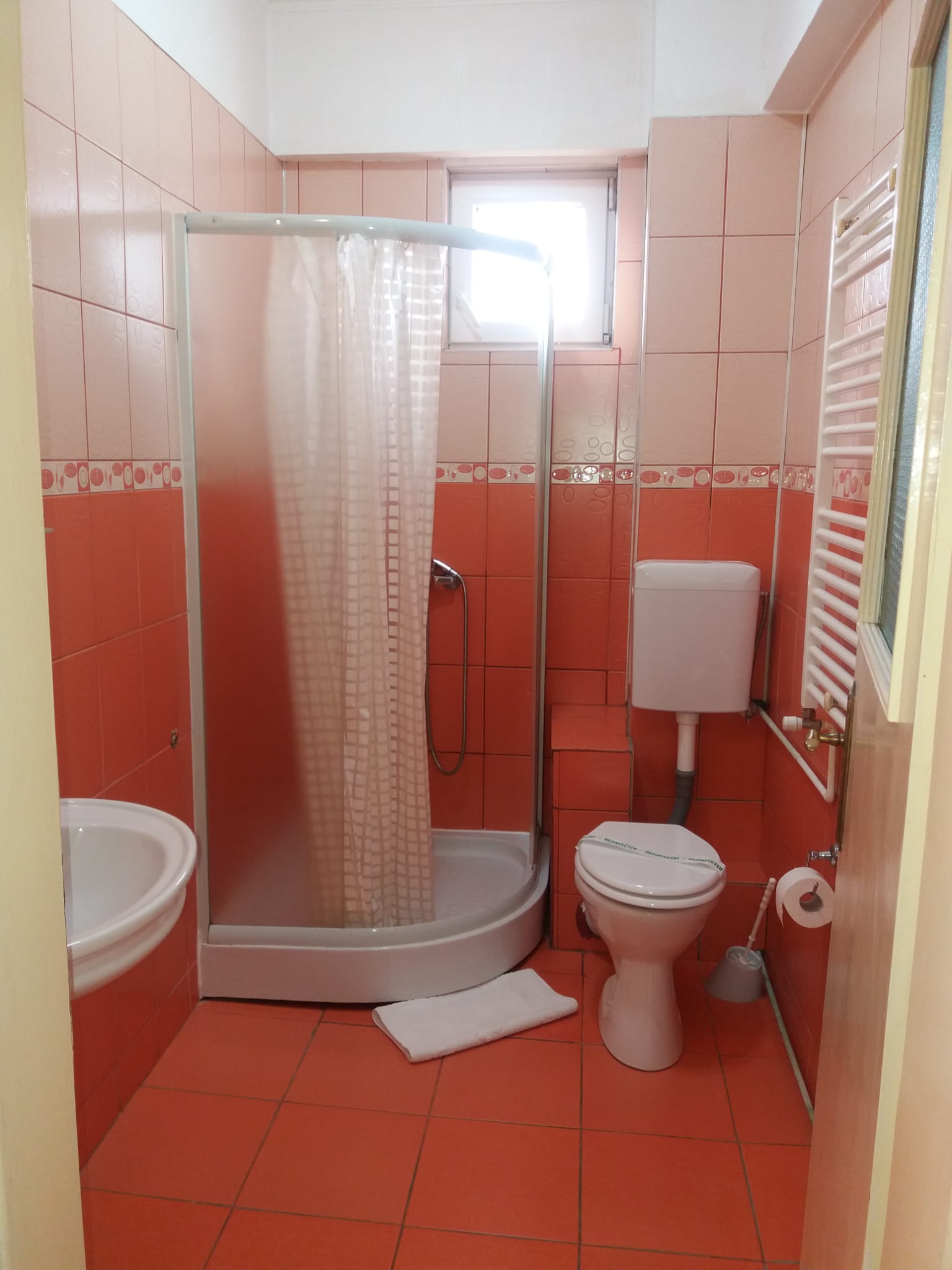 Baie Cameră Dublă — Pensiunea Frank Sydney